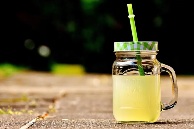Summer Cooling Drinks & Herbal Health Tips – Pakistan | گرمیوں میں ٹھنڈے مشروبات اور ہربل صحت کے مشورے